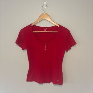 GUESS Women’s Ribbed Short Sleeve Red T-Shirt w/ Scoop/Round Neck Like New Large